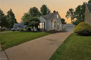 1666 Thornapple Ave, Akron, OH 44301 - Photo 17