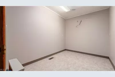 1117 Clark Street, Cambridge, OH 43725 - Photo 15