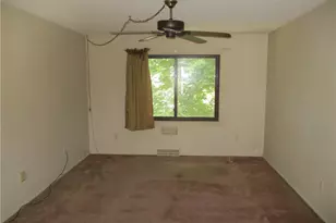 722 Tinkers Ln, Sagamore Hills, OH 44067 - Photo 7