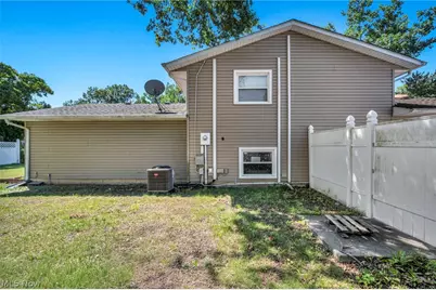 4425 Queen Anne Avenue, Lorain, OH 44052 - Photo 5