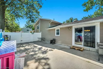4425 Queen Anne Avenue, Lorain, OH 44052 - Photo 7