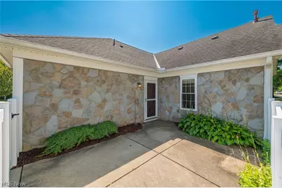 8222 Cyrus Lane, Northfield, OH 44067 - Photo 5