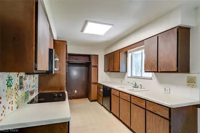1512 Tiffany Circle, Akron, OH 44313 - Photo 17