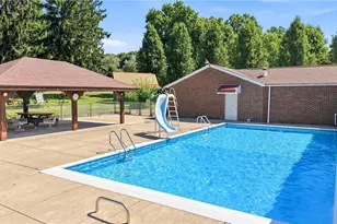 7073 Stewart Sharon Rd, Hubbard, OH 44425 - Photo 5