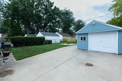 472 E 329th Street, Willowick, OH 44095 - Photo 25