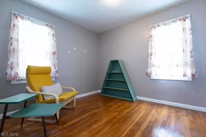 472 E 329th Street, Willowick, OH 44095 - Photo 13