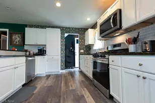 472 E 329th St, Willowick, OH 44095 - Photo 5