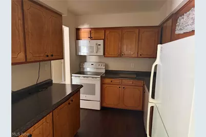 2 Meadowlawn Drive #8, Mentor, OH 44060 - Photo 9