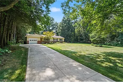 38600 Berkshire Hills Drive, Willoughby Hills, OH 44094 - Photo 3