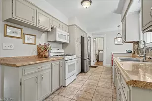 38600 Berkshire Hills Dr, Willoughby Hills, OH 44094 - Photo 15