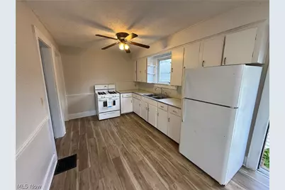 301-303 Roslyn Avenue NW #303, Canton, OH 44708 - Photo 3