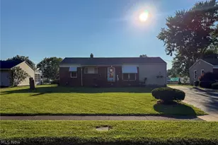 568 Purdue Ave, Austintown, OH 44515 - Photo 3