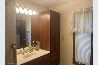 6800 Strathmore Drive, Valleyview, OH 44125 - Photo 25