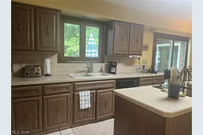 6800 Strathmore Drive, Valleyview, OH 44125 - Photo 15