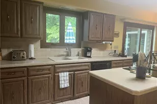 6800 Strathmore Dr, Valleyview, OH 44125 - Photo 15
