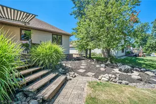 7791 Edgewood Ln, Green Hills, OH 44131 - Photo 43