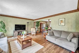 7791 Edgewood Ln, Green Hills, OH 44131 - Photo 7