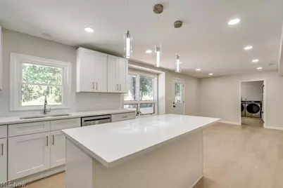 2758 Oak Street, Willoughby Hills, OH 44094 - Photo 5