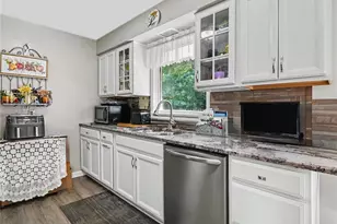 2441 Stocker Ave, Youngstown, OH 44505 - Photo 5