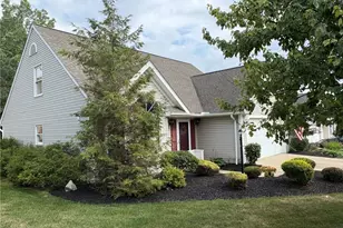 581 Thornberry Ln, Brunswick, OH 44212 - Photo 5