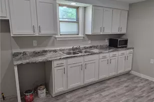2095 W 103rd St, Loveland, OH 44102 - Photo 5