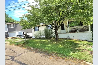 210 E 10th Street, Williamstown, WV 26187 - Photo 3