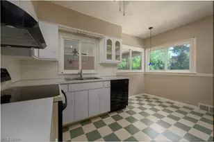 2035 Thornhill Dr, Akron, OH 44313 - Photo 5