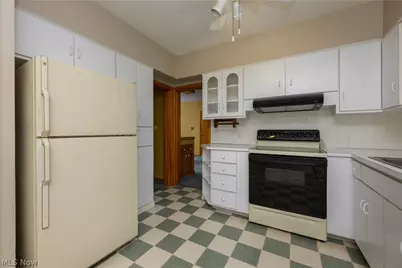 2035 Thornhill Drive, Akron, OH 44313 - Photo 7
