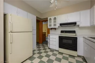 2035 Thornhill Dr, Akron, OH 44313 - Photo 7