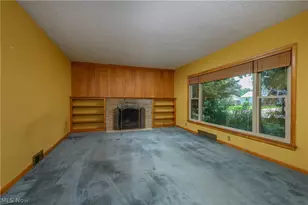 2035 Thornhill Dr, Akron, OH 44313 - Photo 3