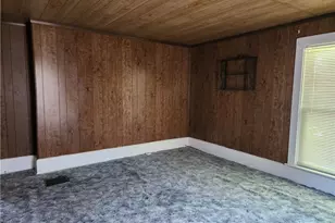 743 Pine St, Coshocton, OH 43812 - Photo 11