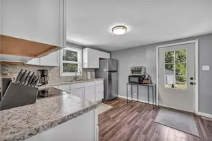 1007 Lake Ave, Elyria, OH 44035 - Photo 9