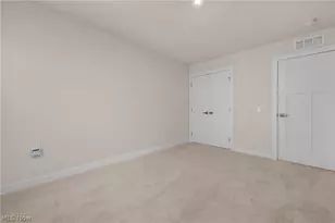 129 Eagle Cir, Amherst, OH 44001 - Photo 17