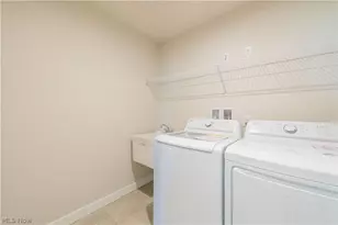 129 Eagle Cir, Amherst, OH 44001 - Photo 25