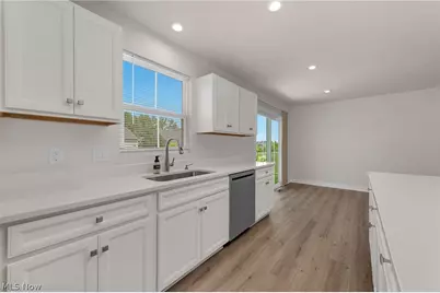 129 Eagle Circle, Amherst, OH 44001 - Photo 13