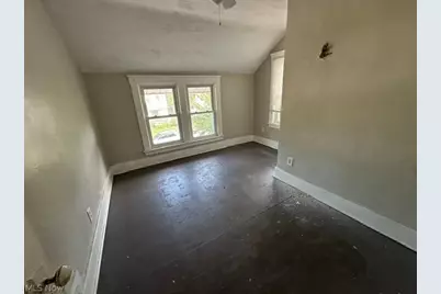 319 W 18th Street, Lorain, OH 44052 - Photo 9