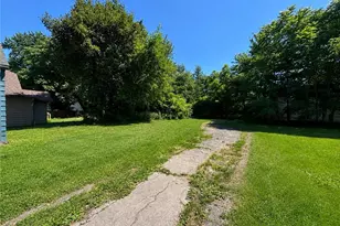 3735 Elbertus Ave, Youngstown, OH 44507 - Photo 13
