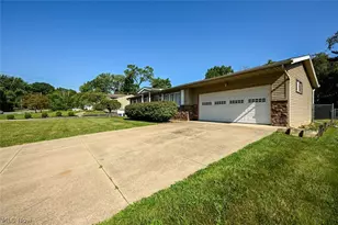 577 Catalina Dr, Akron, OH 44319 - Photo 3