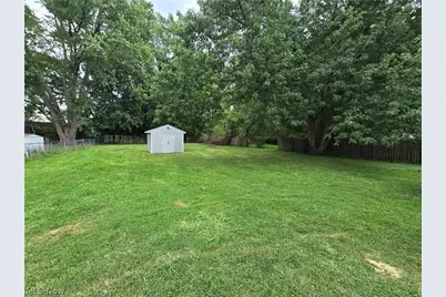 747 W River Road N, Elyria, OH 44035 - Photo 9