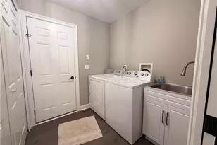 90 Lake Pointe Cir, Canfield, OH 44406 - Photo 3