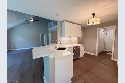 90 Lake Pointe Circle, Canfield, OH 44406 - Photo 9