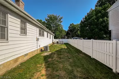 407 Holliston Road, Fairlawn, OH 44333 - Photo 31