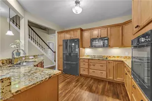 574 Hyannis Port Cir, Avon Lake, OH 44012 - Photo 13