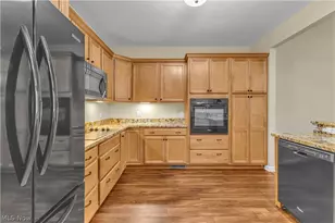 574 Hyannis Port Cir, Avon Lake, OH 44012 - Photo 11