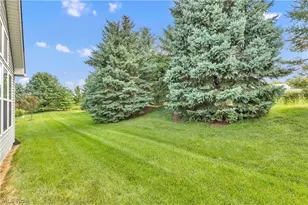 574 Hyannis Port Cir, Avon Lake, OH 44012 - Photo 35
