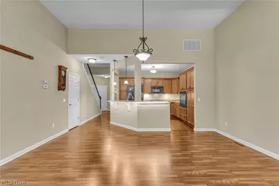 574 Hyannis Port Circle, Avon Lake, OH 44012 - Photo 9