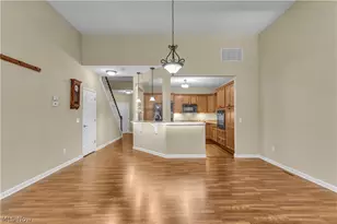 574 Hyannis Port Cir, Avon Lake, OH 44012 - Photo 9