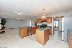 3621 Shelton Ln, Brunswick, OH 44212 - Photo 9