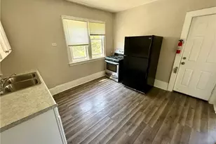 866 Beardsley St, Akron, OH 44311 - Photo 13