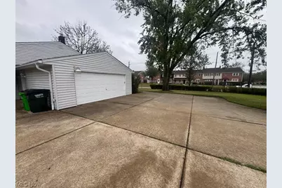 24051 Columbus Road, Huber Heights, OH 44146 - Photo 5